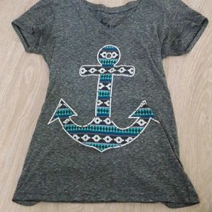 Juniors tshirt
